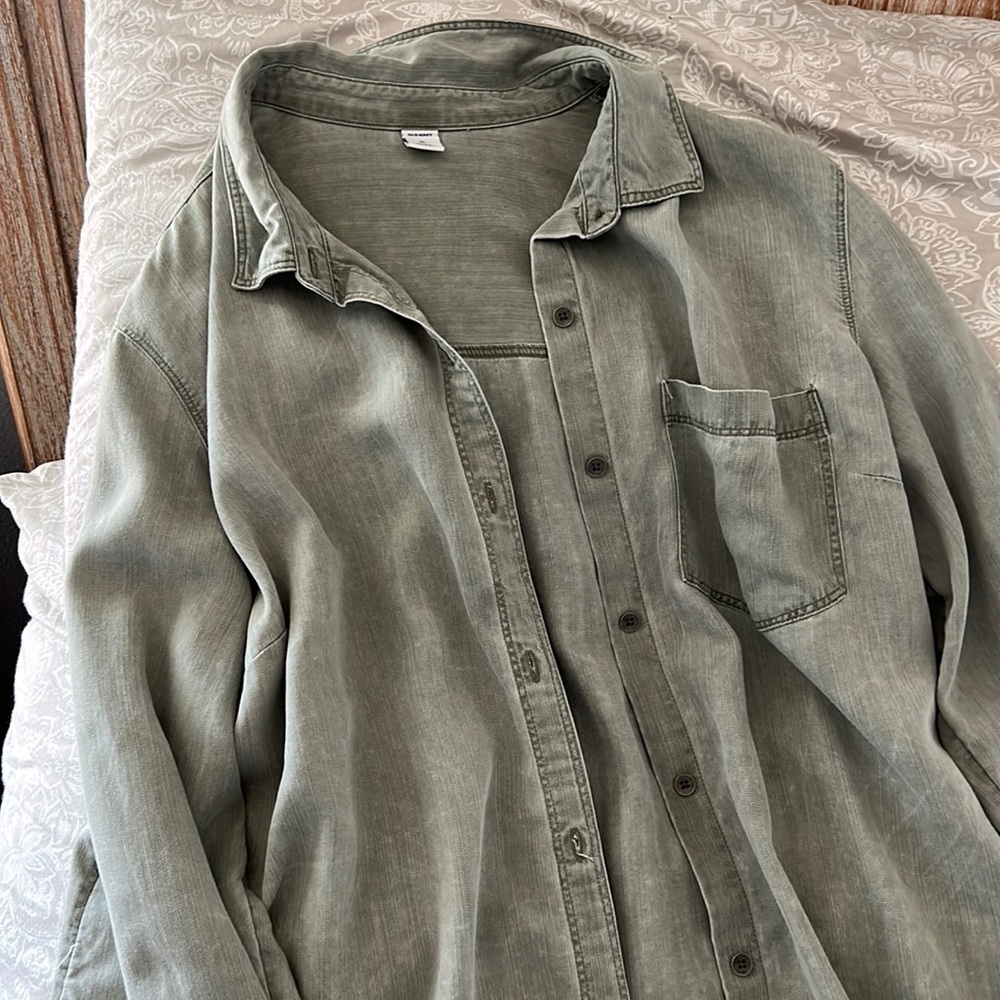 Old navy button up